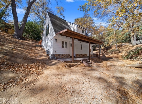 180 Glen Avon Dr, Cedar Glen, CA 92321
