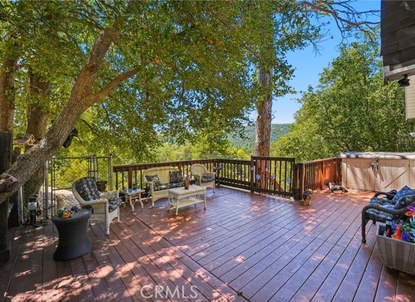 463 Delle Drive, Crestline, CA 92325