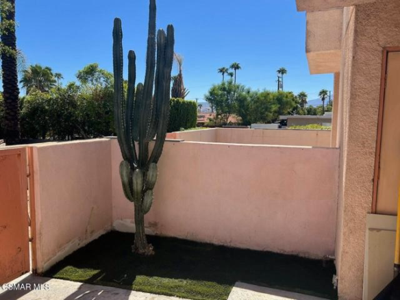 401 E Vista Chino #10, Palm Springs, CA 92262