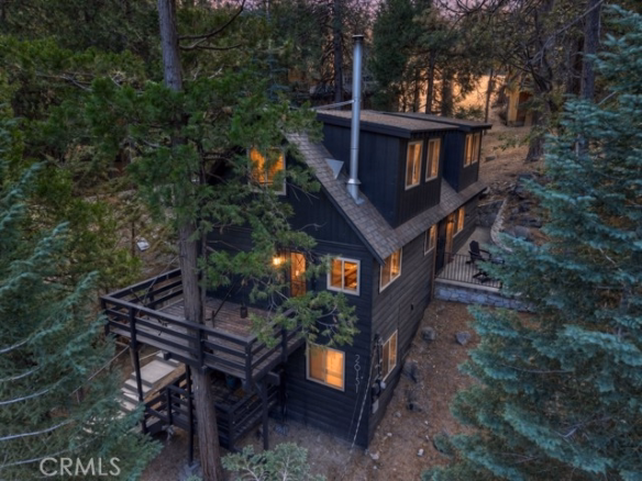 26151 Lake Forest Drive, Twin Peaks, CA 92391