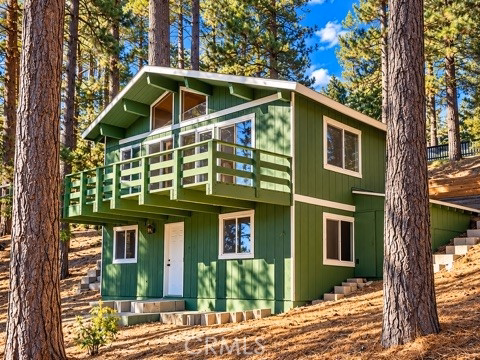 32375 Scandia Dr, Running Springs, CA 92382