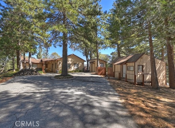 171 Bambi Trail, Crestline, CA 92325