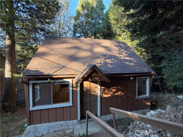 23679 Hillside, Crestline, CA 92325