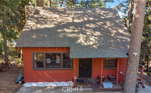 964 Chateau Drive, Crestline, CA 92325
