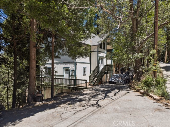 582 Grass Valley Court, Lake Arrowhead, CA 92352